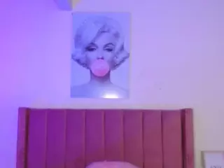 lauraG's Live Sex Cam Show