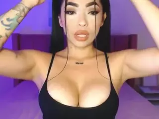 lauraG's Live Sex Cam Show