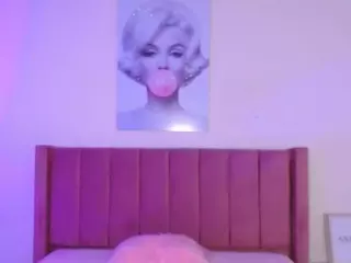 lauraG's Live Sex Cam Show