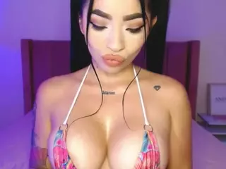 lauraG's Live Sex Cam Show