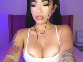 lauraG's Live Sex Cam Show