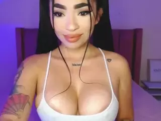 lauraG's Live Sex Cam Show