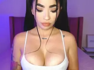 lauraG's Live Sex Cam Show