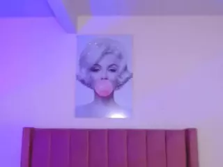 lauraG's Live Sex Cam Show