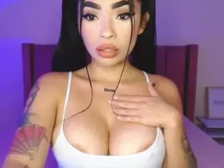 lauraG's Live Sex Cam Show