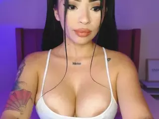 lauraG's Live Sex Cam Show