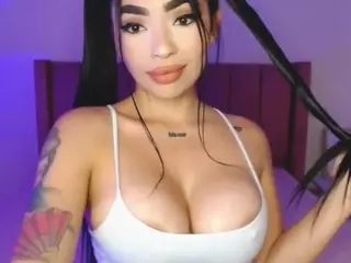 lauraG's Live Sex Cam Show