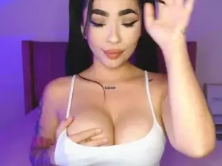 lauraG's Live Sex Cam Show