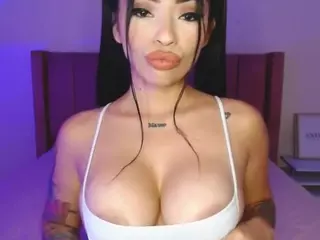 lauraG's Live Sex Cam Show