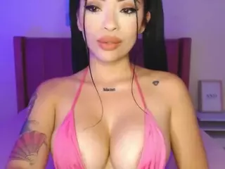 lauraG's Live Sex Cam Show