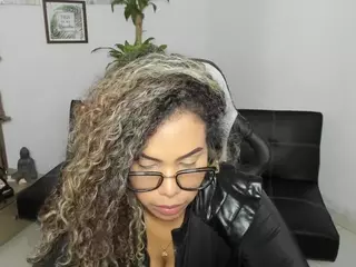 Alyssaaan's Live Sex Cam Show