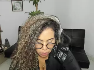 Alyssaaan's Live Sex Cam Show