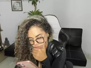 Alyssaaan's Live Sex Cam Show