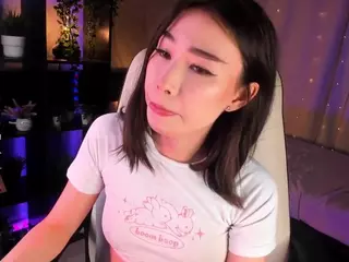 Milemissu's Live Sex Cam Show