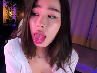 Milemissu's Live Sex Cam Show