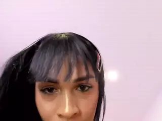 doll-ssquirts's Live Sex Cam Show
