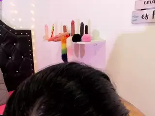 doll-ssquirts's Live Sex Cam Show