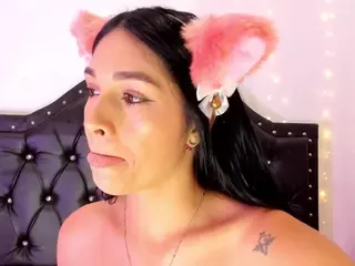 doll-ssquirts's Live Sex Cam Show