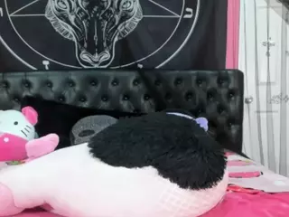 Evilyn's Live Sex Cam Show