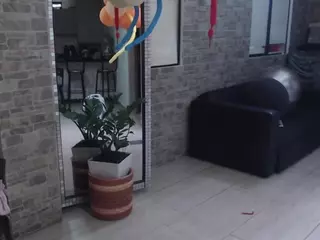 sarai_dupont's Live Sex Cam Show