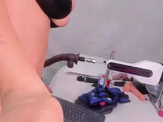 Angie Will's Live Sex Cam Show