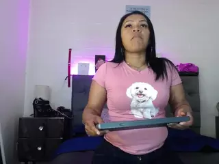 louisenails's Live Sex Cam Show