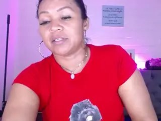 louisenails's Live Sex Cam Show