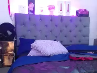 louisenails's Live Sex Cam Show