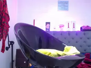 louisenails's Live Sex Cam Show
