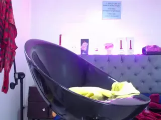 louisenails's Live Sex Cam Show