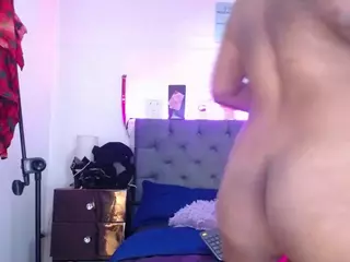 louisenails's Live Sex Cam Show