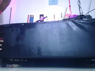 louisenails's Live Sex Cam Show