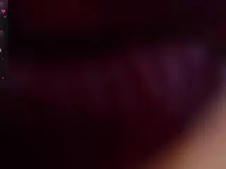 louisenails's Live Sex Cam Show