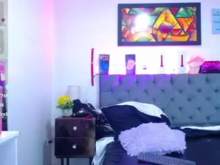 louisenails's Live Sex Cam Show