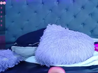 louisenails's Live Sex Cam Show