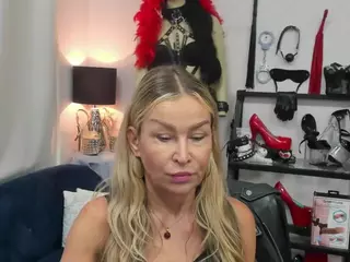 luxCrystal's Live Sex Cam Show
