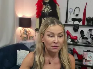 luxCrystal's Live Sex Cam Show