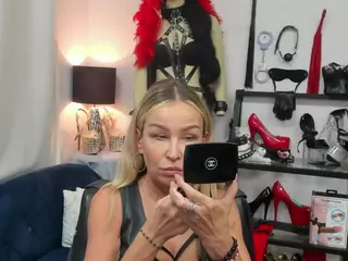 luxCrystal's Live Sex Cam Show
