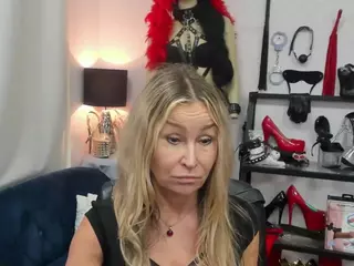 luxCrystal's Live Sex Cam Show