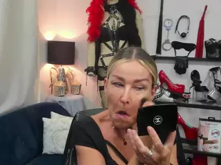 luxCrystal's Live Sex Cam Show