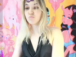 SweetBeee's Live Sex Cam Show