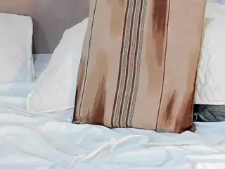 HelenWrite's Live Sex Cam Show
