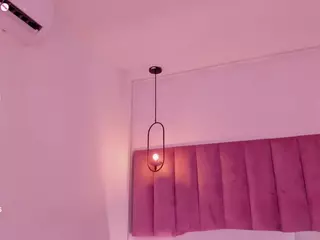 L U I S A H's Live Sex Cam Show