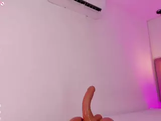 L U I S A H's Live Sex Cam Show