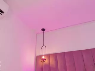 L U I S A H's Live Sex Cam Show