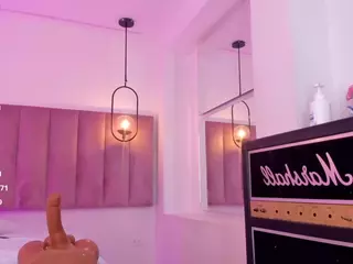 L U I S A H's Live Sex Cam Show