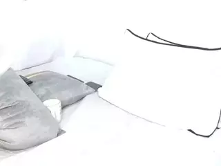 AshlyFoxx1's Live Sex Cam Show