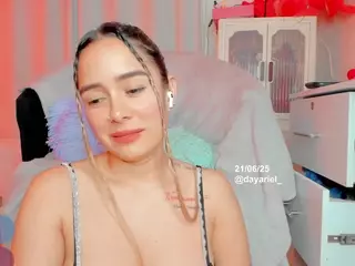 yellowranger1's Live Sex Cam Show
