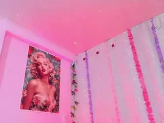 Samanta-roberts's Live Sex Cam Show