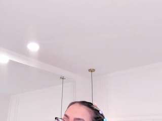 Live cam show with Dolly-bm